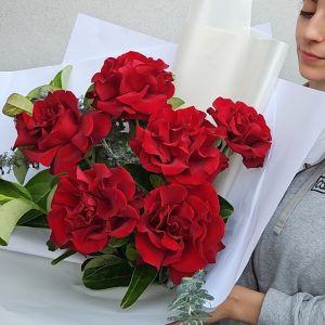 6 Red Roses Bouquet